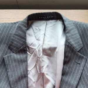 Hugo Boss Gray Pinstripe Men's Wool Blazer Size 46L (46T) EUC